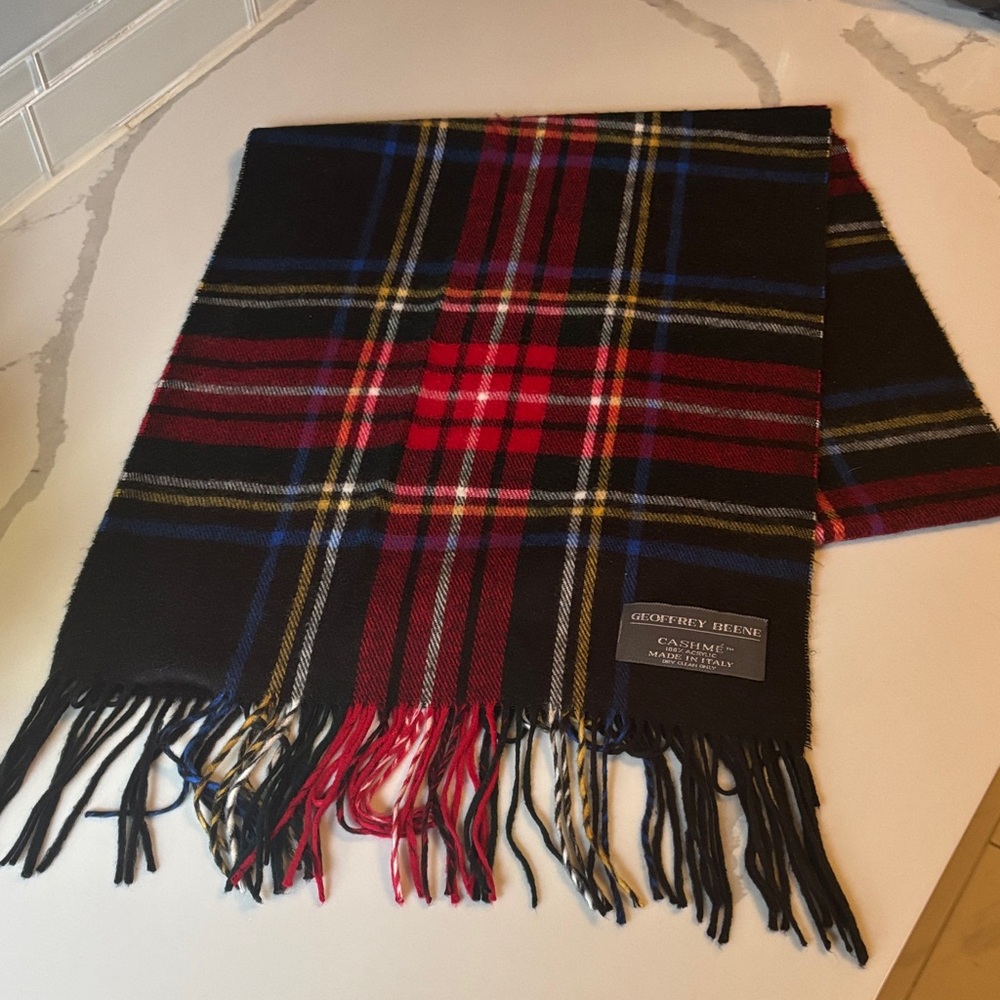 NEW Geoffrey Beene Men's Tartan Scarf - Red, Black, and Blue, unisex